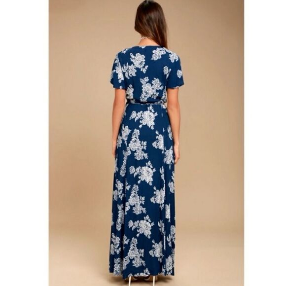 LULU'S BLUE FLORAL SPLIT SLEEVE WRAP MAXI DRESS SIZE MEDIUM - Picture 3 of 11